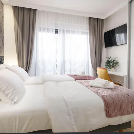 Tria Quercus 89 - - Luxury - Private Pool * וודיצה