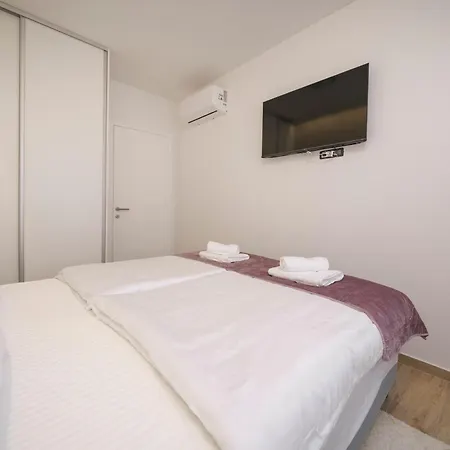 Tria Quercus 89 - - Luxury - Private Pool וילה